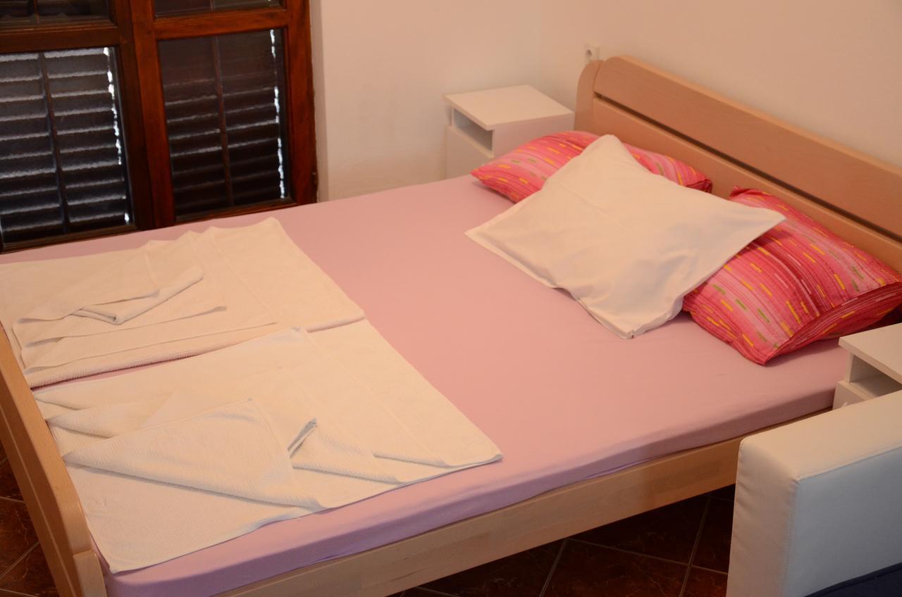 Matovic Apartments Dobra Voda Esterno foto